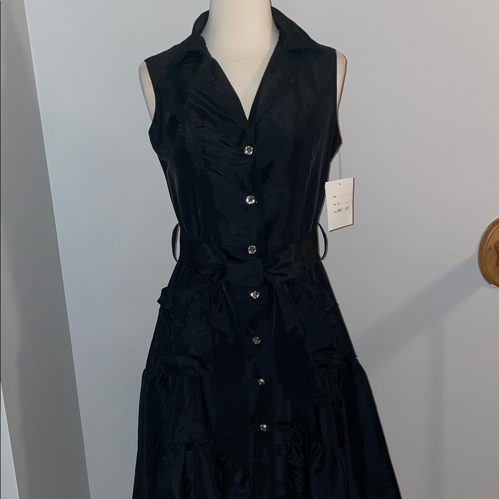 Chic Black Button-Down Midi Dress